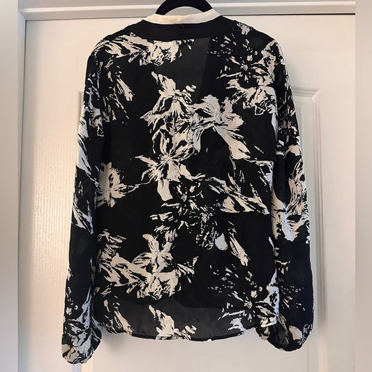 Parker 100% silk black and white floral print long sleeve blouse size xs