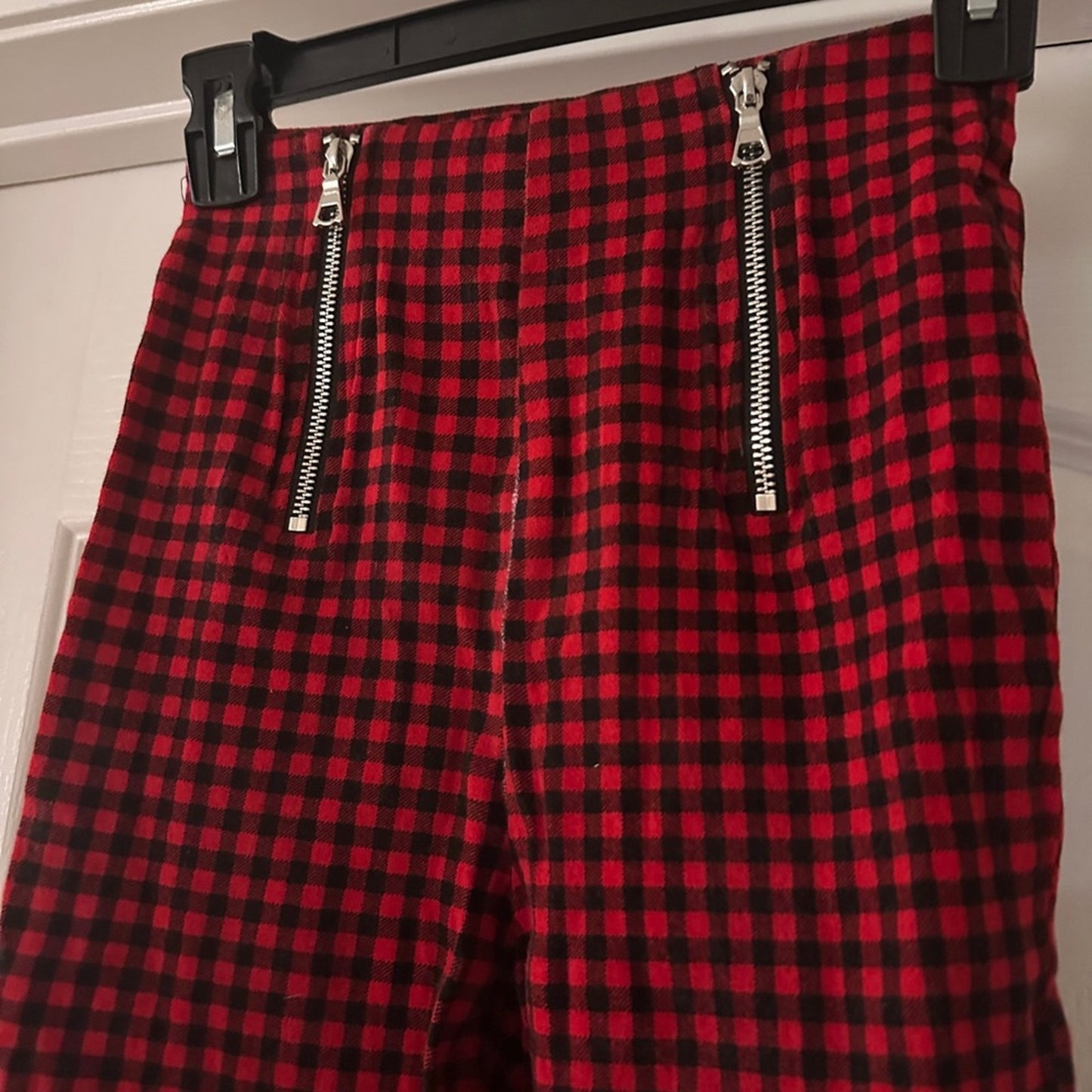 🍷I AM GIA black and red gingham skinny zipper pants size XS