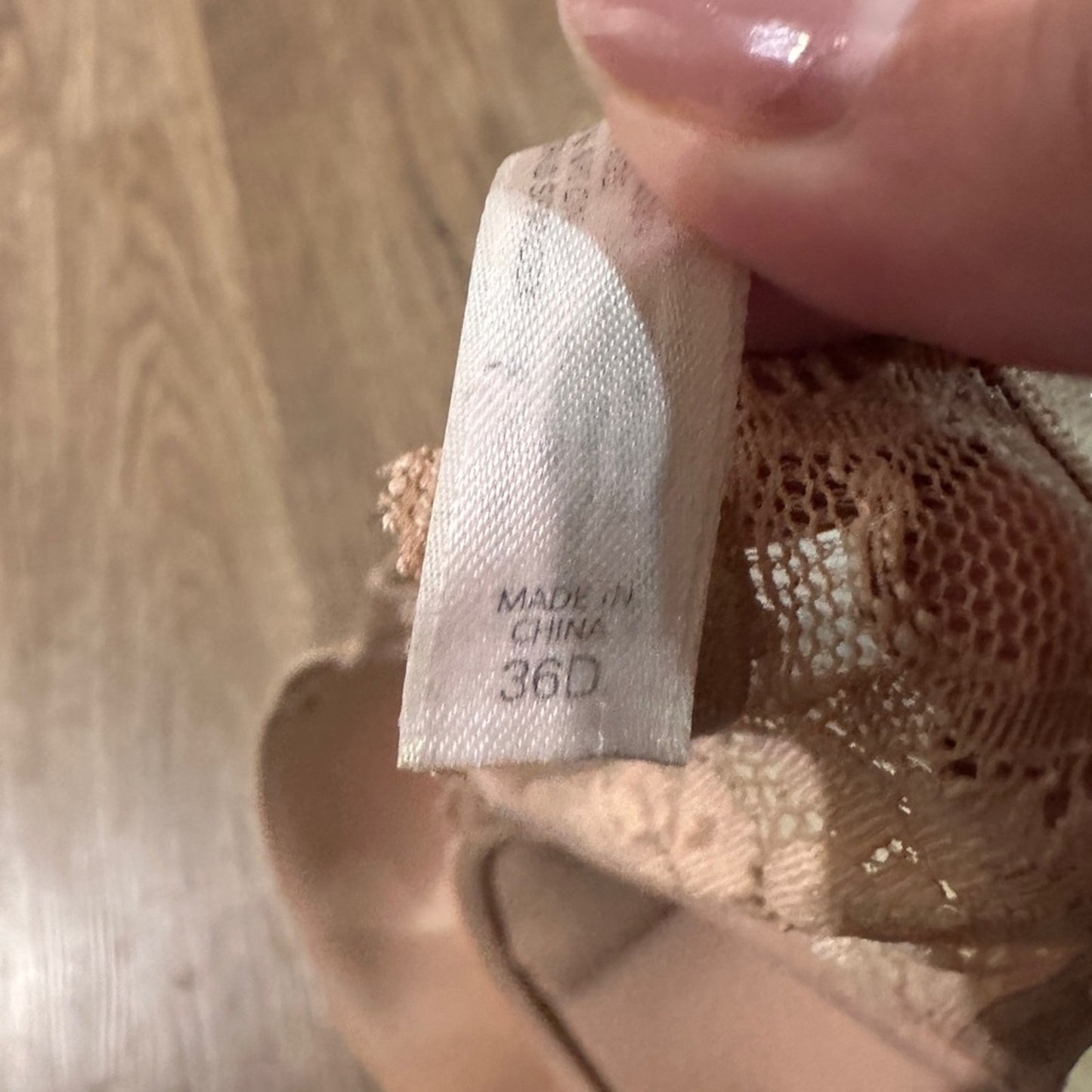 Victoria’s Secret strapless bra size 36D
