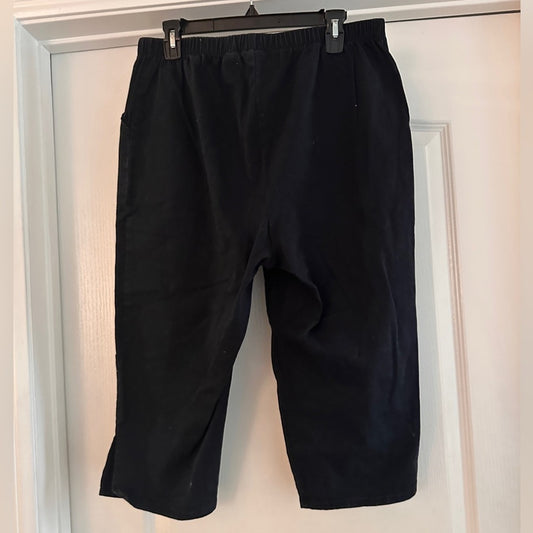 White Stag Black Cropped Pants size 1X