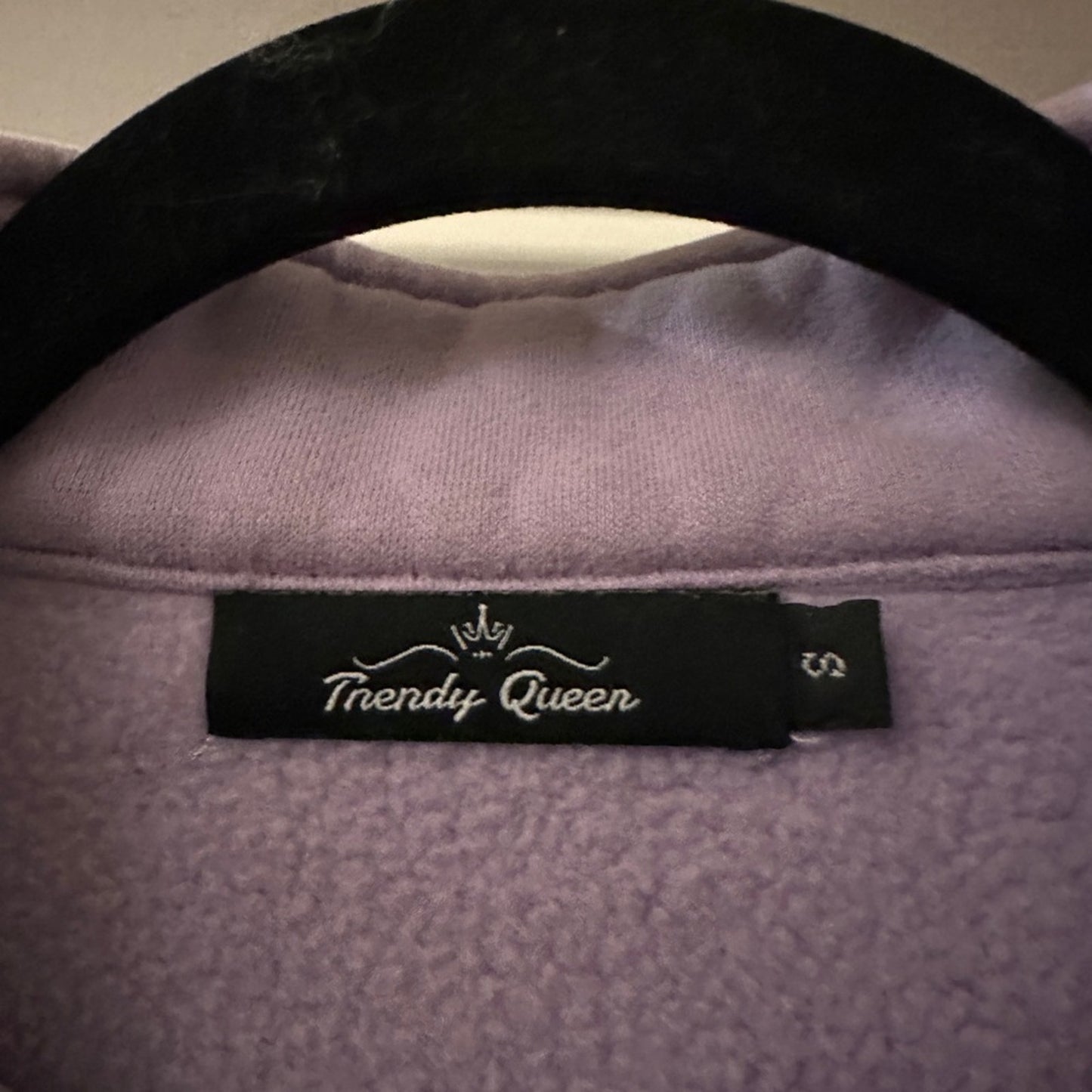 🐈‍⬛Trendy Queen lilac purple henley zip sweatshirt size small