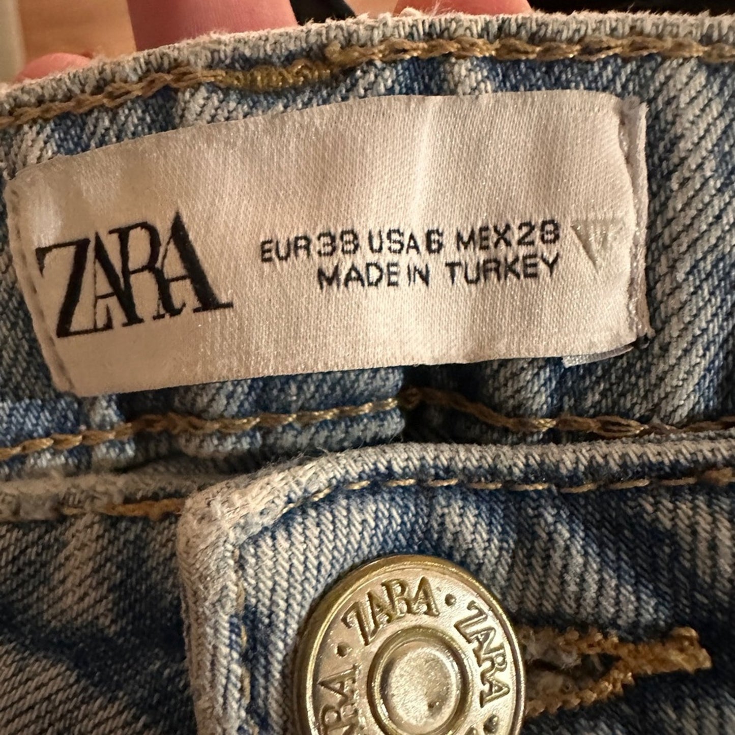 Zara distressed jeans size 6