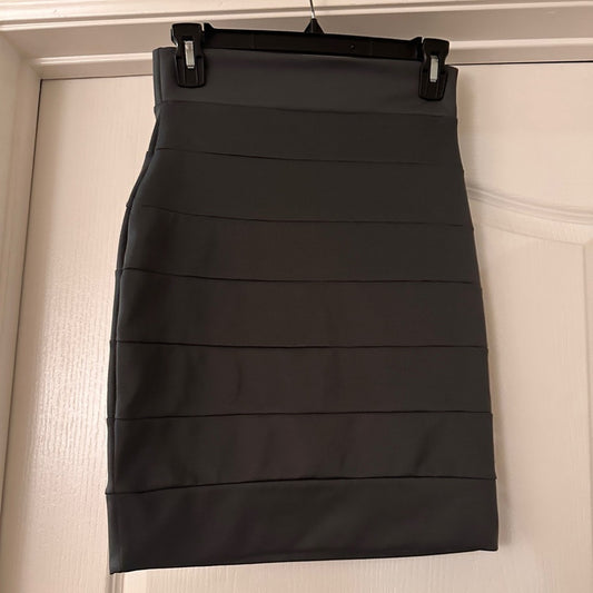 Lovely Day gray bodycon skirt size medium