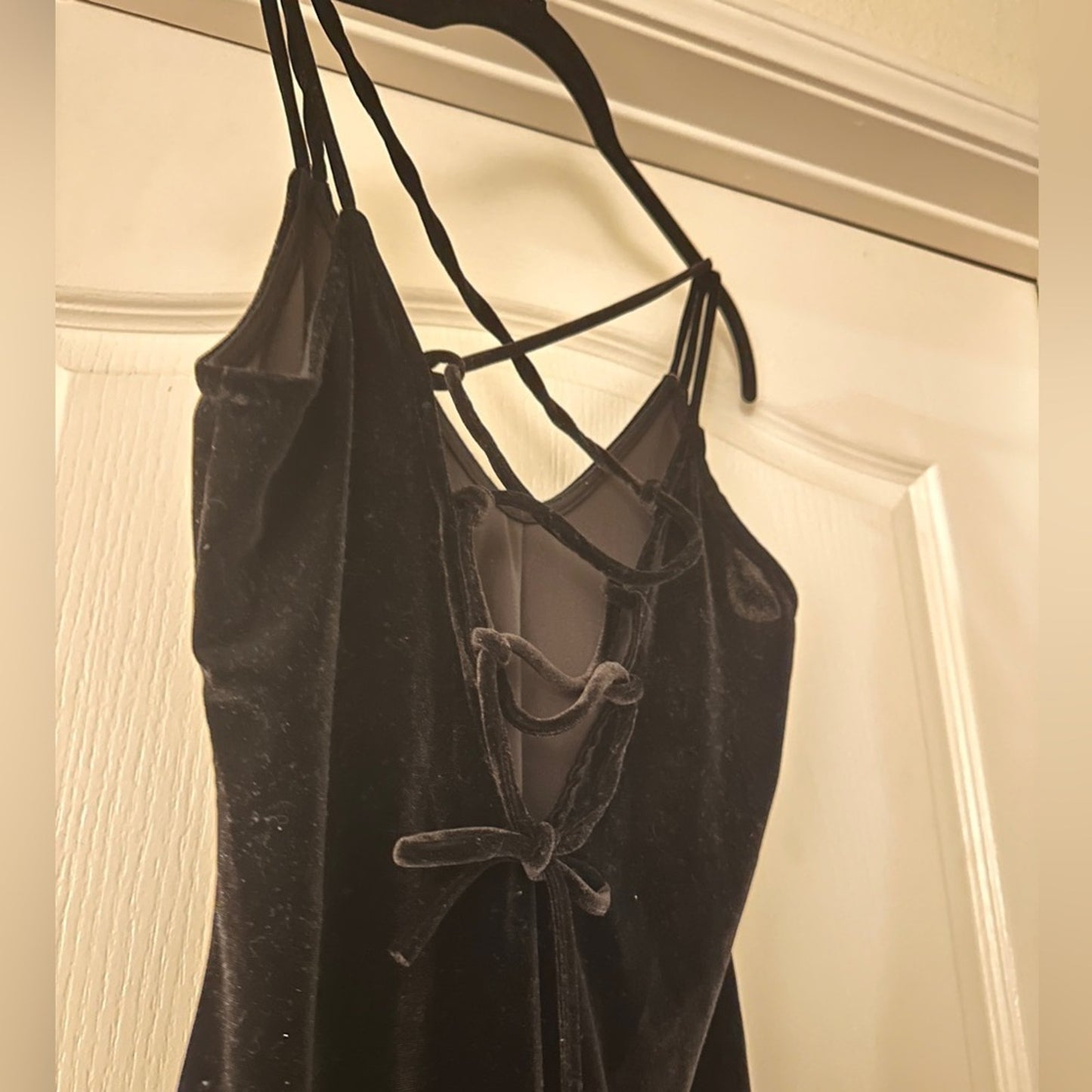 A+Ellen black velvet little black dress size medium