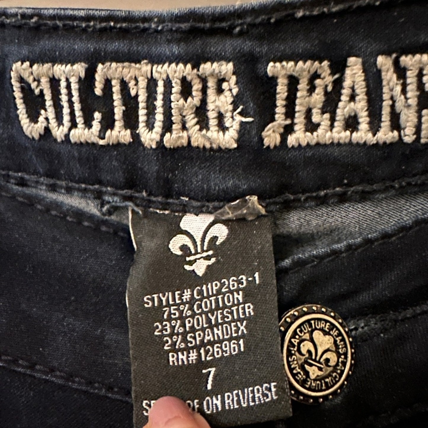 Culture dark wash skinny jeans size 7