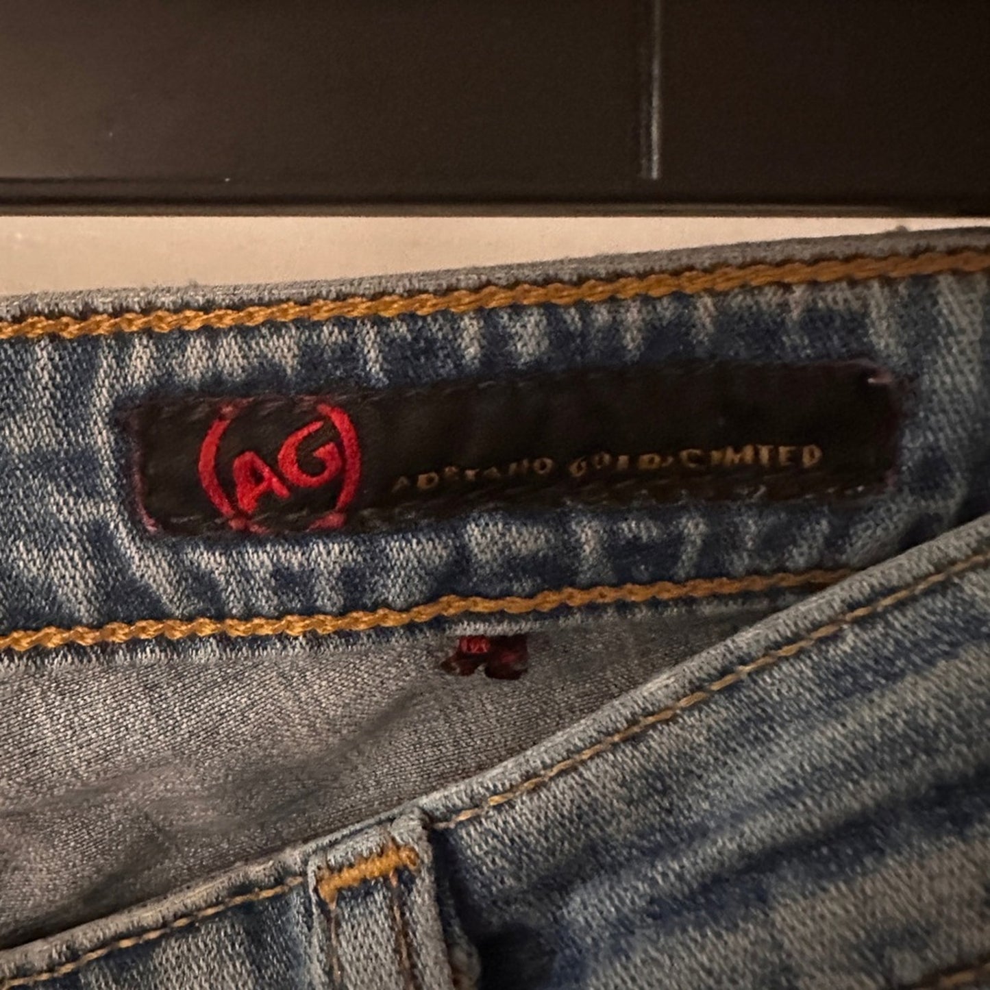 AG ariano goldshmeid the premier light wash jeans size 28