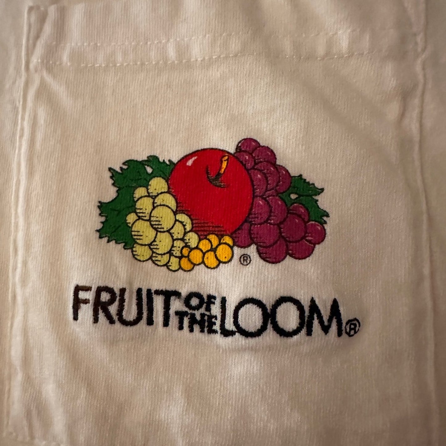 Fruit of the loom cream graphic pocket tee size small