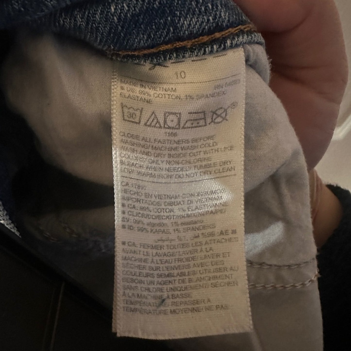 Old Navy Distressed denim shorts size 10