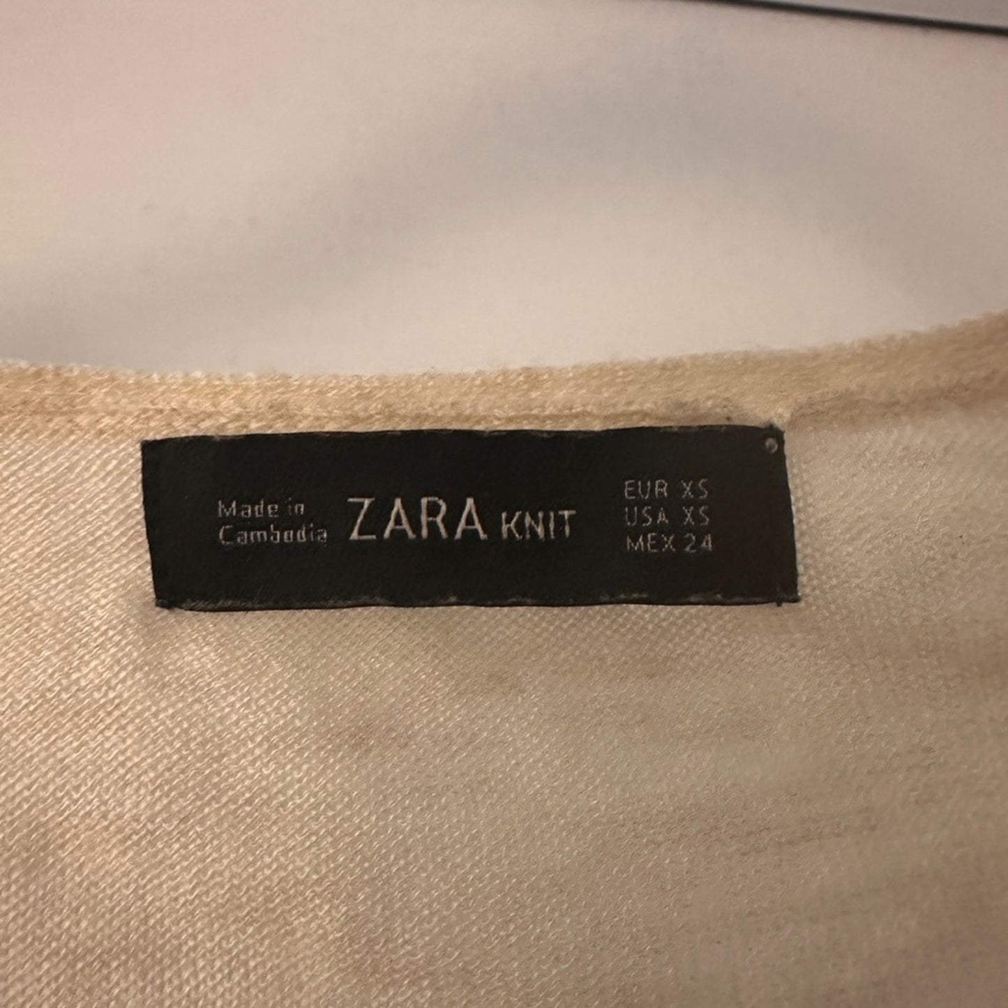 Zara knit cozy lightweight oatmeal vneck sweater size xs