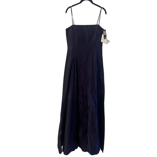 🍷NWT Laundry by Shelli Segal evening gown in plum size 8
