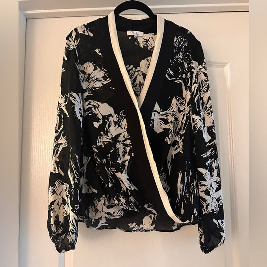 Parker 100% silk black and white floral print long sleeve blouse size xs