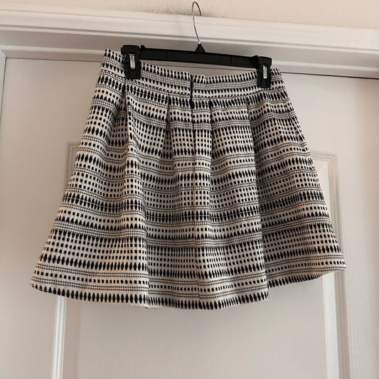 Freestyle Revolution black and white aline skirt size small