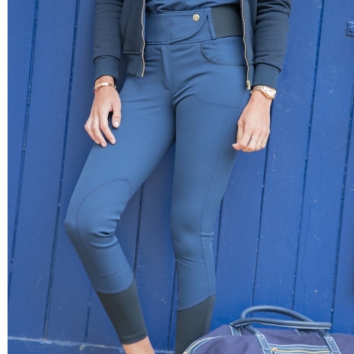 A TISS B the roaming riding bridges in navy size medium