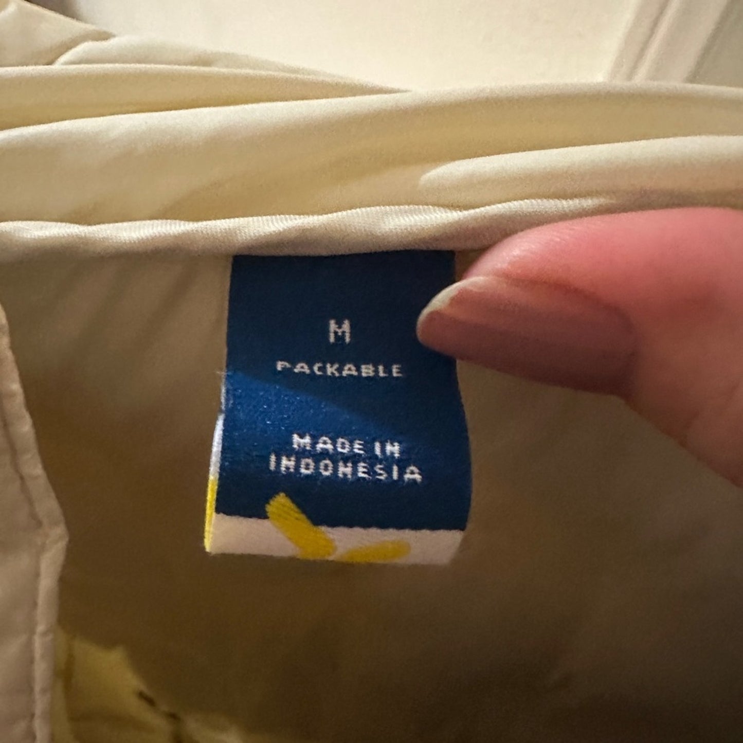 Get after it by Old Navy water resistant packable hooded puffer Jacket size M