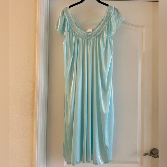 Vintage Lati Fashion light blue satin chemise nightgown dress size medium